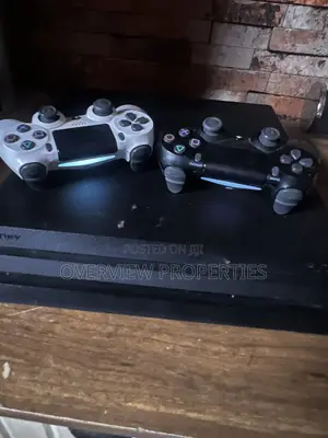 PlayStation 4 Pro ( PS4 Pro ) Limited Edition