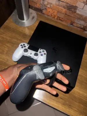 PlayStation 4 Pro ( PS4 Pro ) Limited Edition