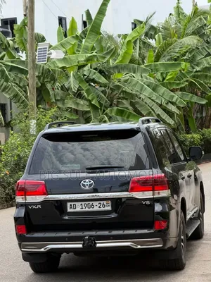 Toyota Land Cruiser 5.7 V8 VXR 2017 Black