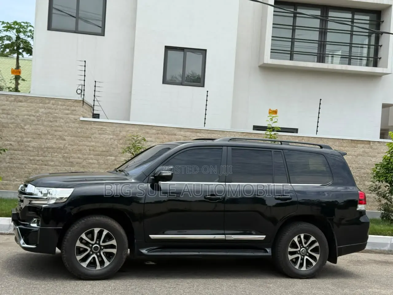 Toyota Land Cruiser 5.7 V8 VXR 2017 Black