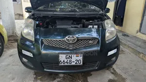 Toyota Vitz 1.3 FWD 5dr 2010 Green