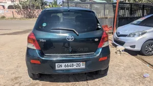 Toyota Vitz 1.3 FWD 5dr 2010 Green