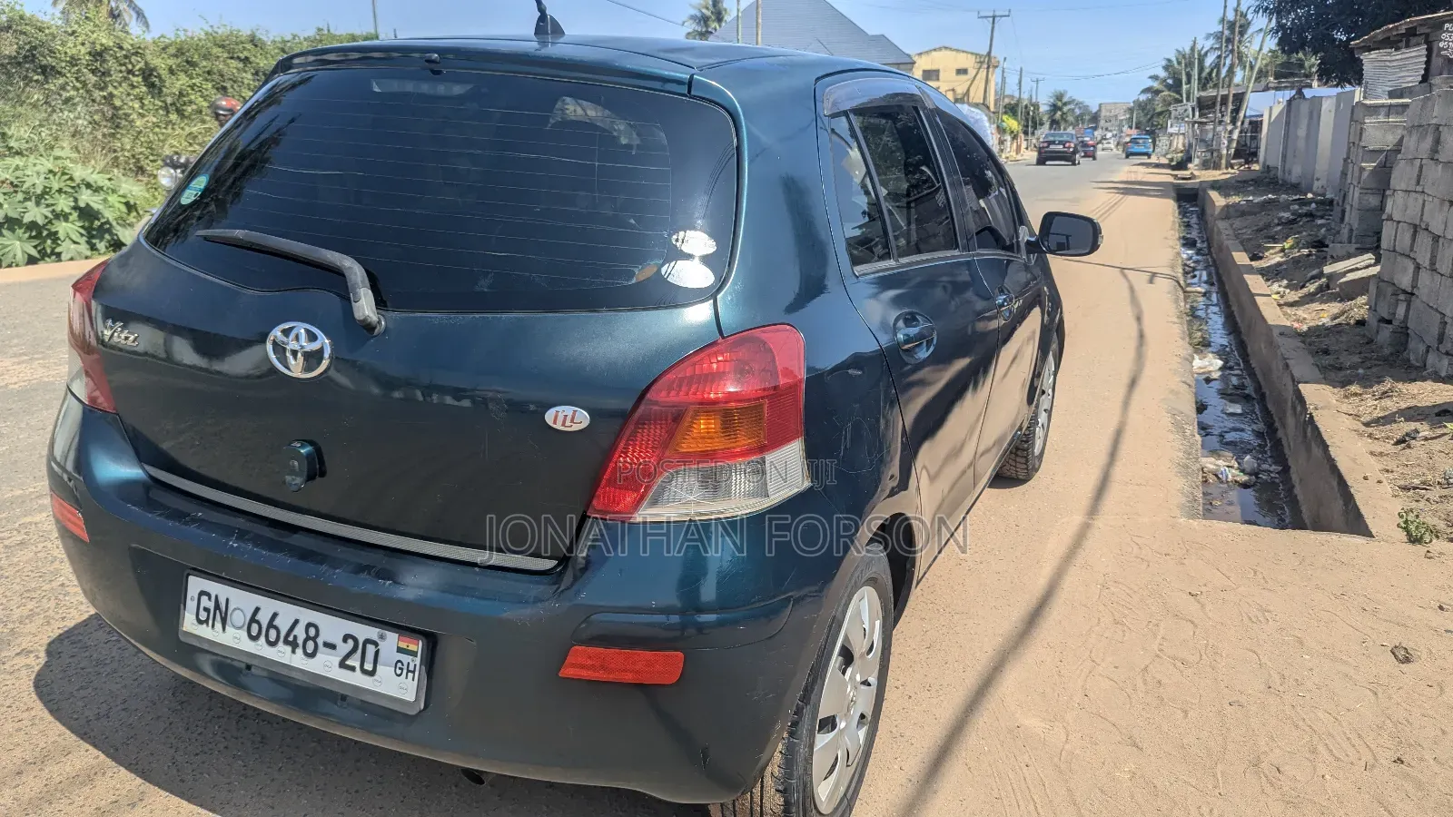 Toyota Vitz 1.3 FWD 5dr 2010 Green