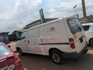 Toyota HiAce 2010 White