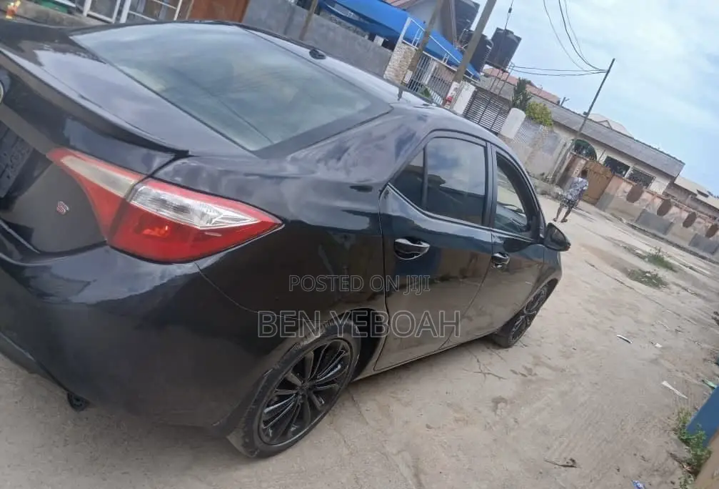 Toyota Corolla S 4dr Sedan (1.8L 4cyl CVT) 2015 Black