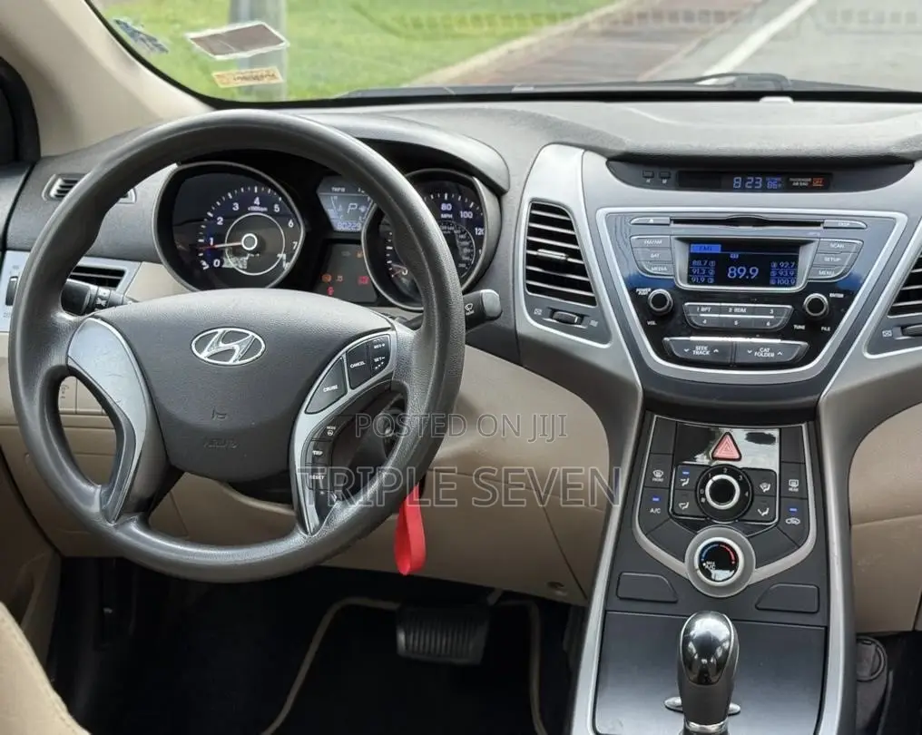 Hyundai Elantra SE 4dr Sedan (1.8L 4cyl 6A) 2015 Brown