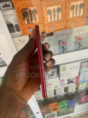 Apple iPhone SE (2020) 64 GB Red