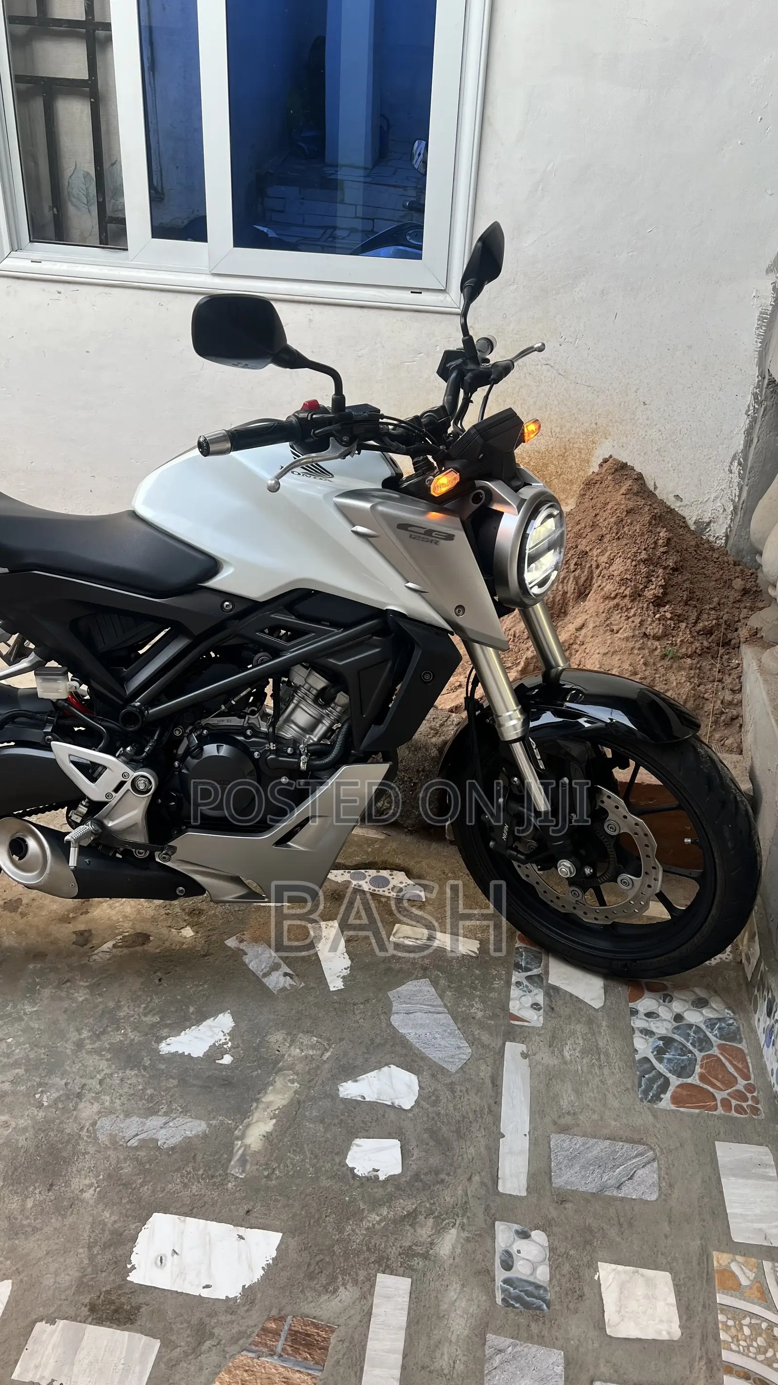 Honda CB 2024 White