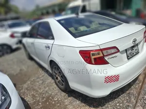 Toyota Camry LE 4dr Sedan (2.5L 4cyl 6A) 2014 White