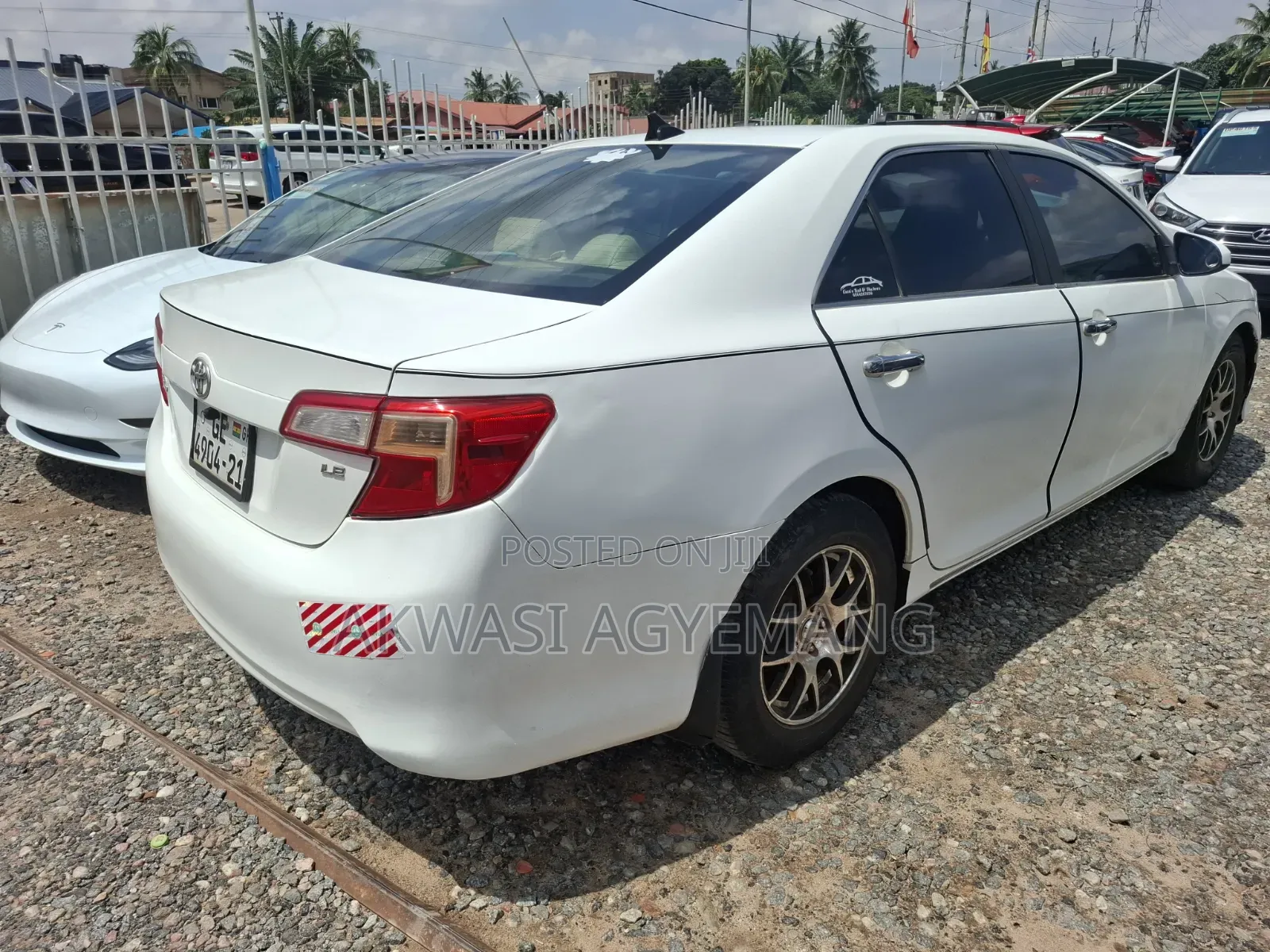 Toyota Camry LE 4dr Sedan (2.5L 4cyl 6A) 2014 White