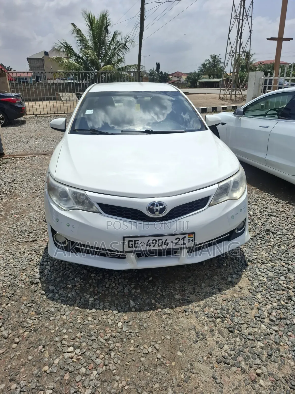 Toyota Camry LE 4dr Sedan (2.5L 4cyl 6A) 2014 White