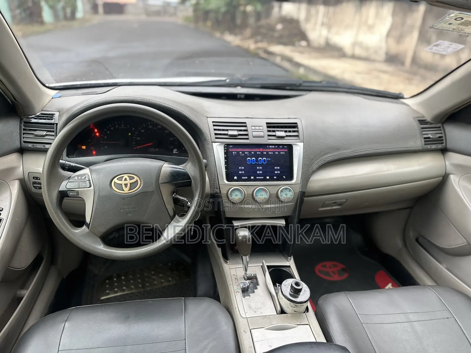 Toyota Camry XLE 4dr Sedan (2.5L 4cyl 6AM) 2010 White