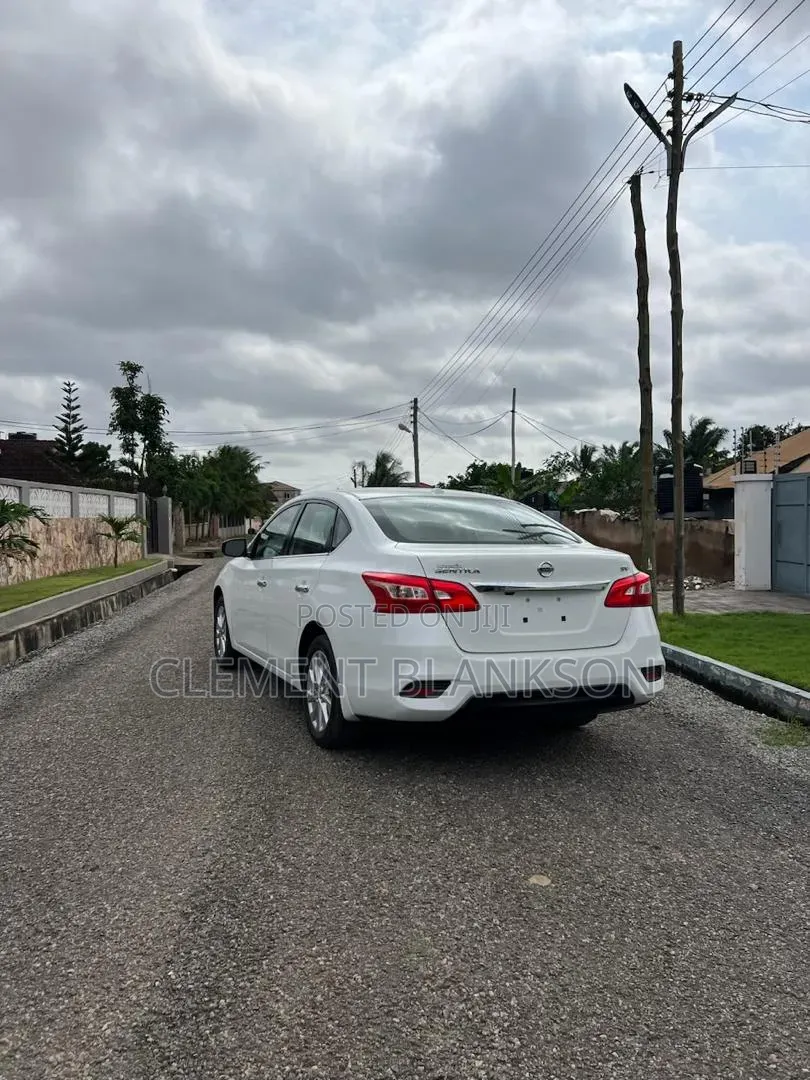 Nissan Santana 2016 White