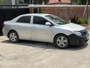 Toyota Corolla LE 4dr Sedan (1.8L 4cyl 4A) 2010 Silver