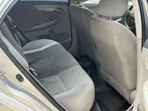 Toyota Corolla LE 4dr Sedan (1.8L 4cyl 4A) 2010 Silver