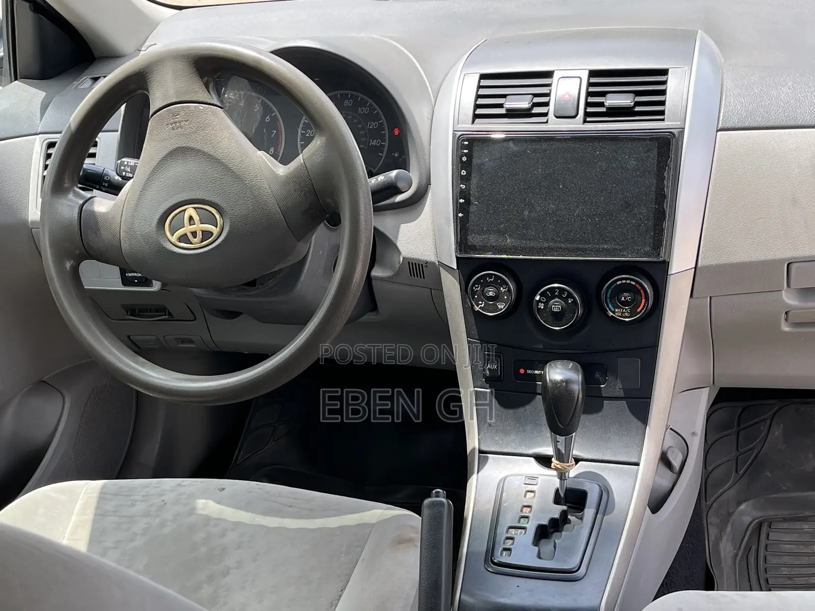 Toyota Corolla LE 4dr Sedan (1.8L 4cyl 4A) 2010 Silver