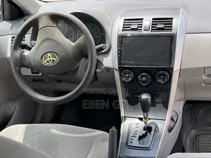 Toyota Corolla LE 4dr Sedan (1.8L 4cyl 4A) 2010 Silver