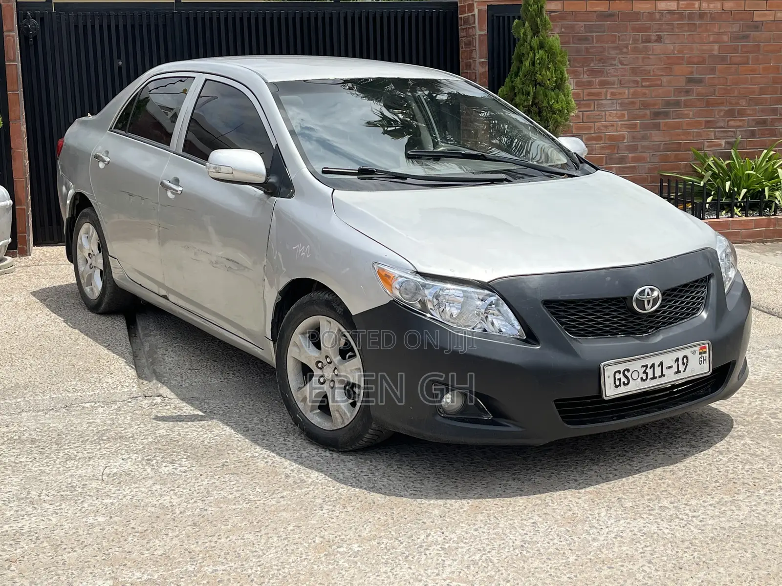 Toyota Corolla LE 4dr Sedan (1.8L 4cyl 4A) 2010 Silver