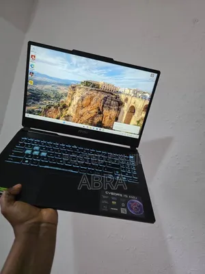 Laptop MSI Cyborg 15 16GB Intel Core i7 SSD 1T