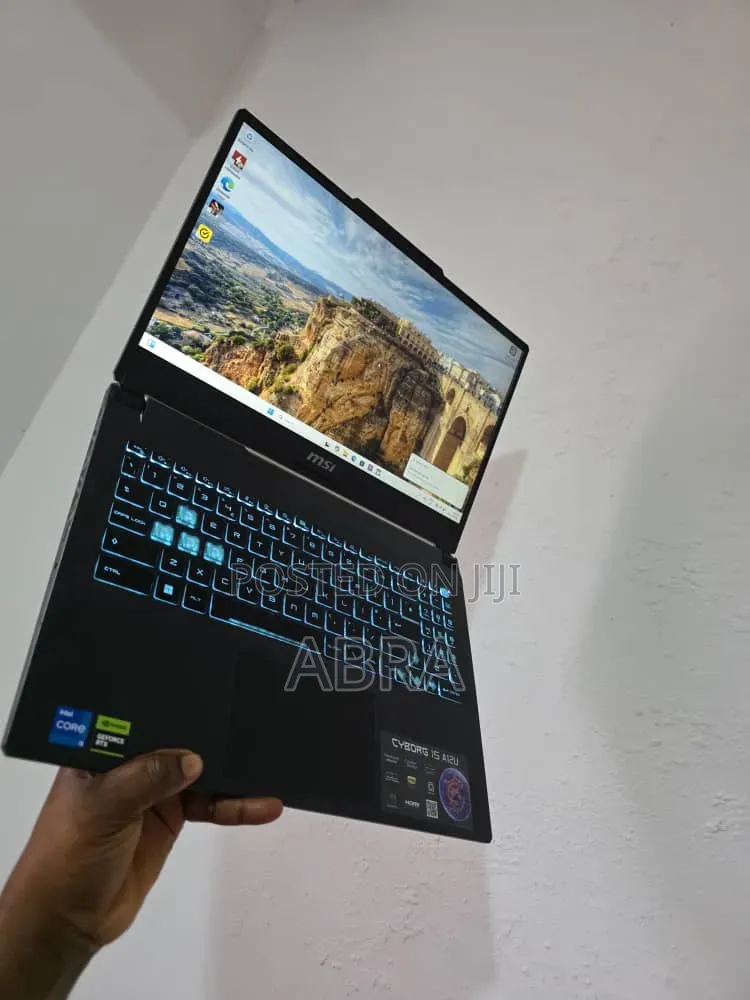 Laptop MSI Cyborg 15 16GB Intel Core i7 SSD 1T