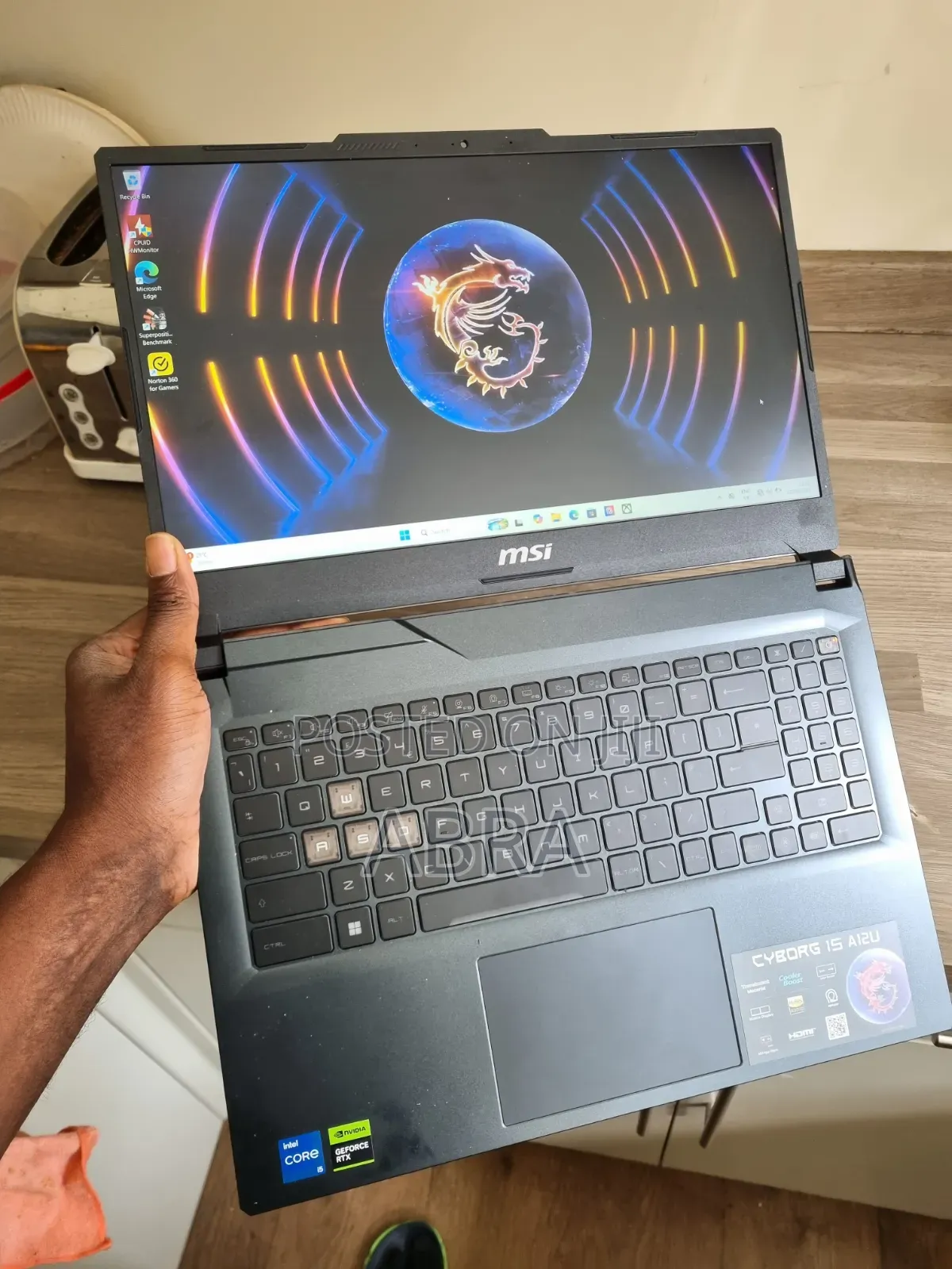 Laptop MSI Cyborg 15 16GB Intel Core i7 SSD 1T