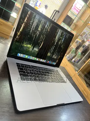 Laptop Apple MacBook Pro 16GB Intel Core i9 SSD 1T