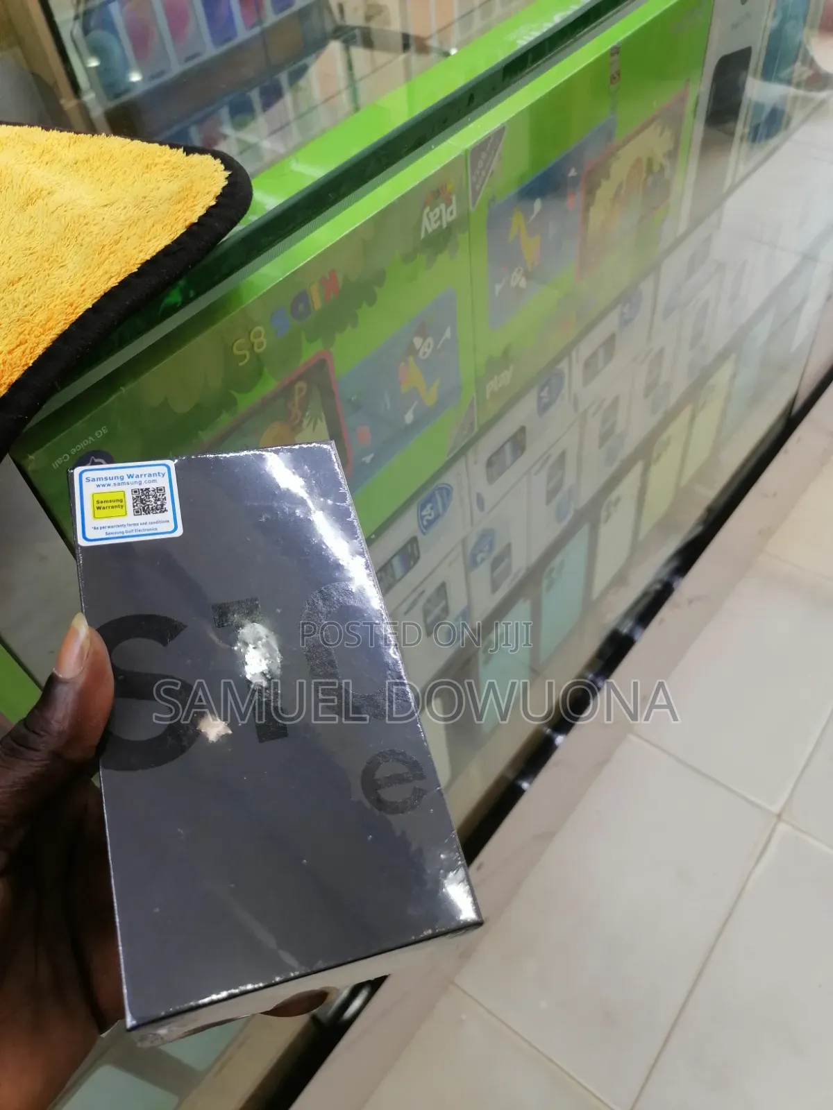 New Samsung Galaxy S10e 128 GB Black