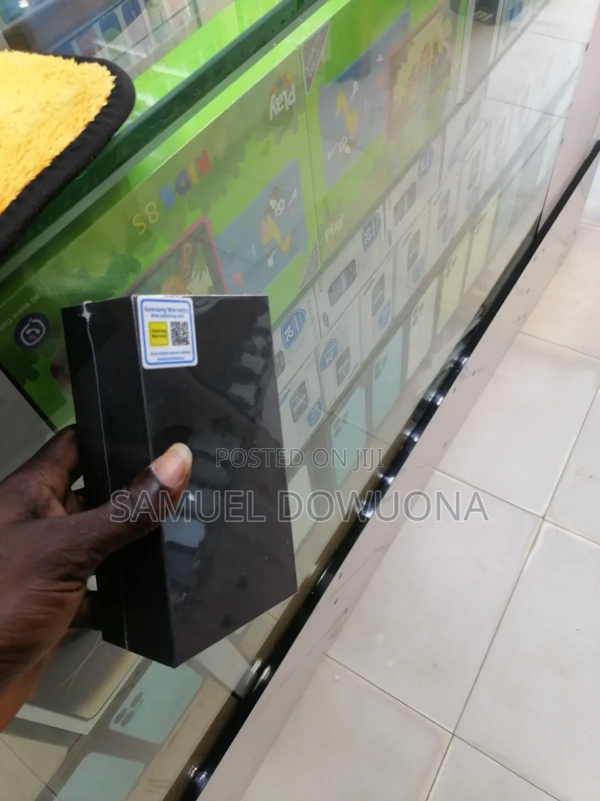 New Samsung Galaxy S10e 128 GB Black