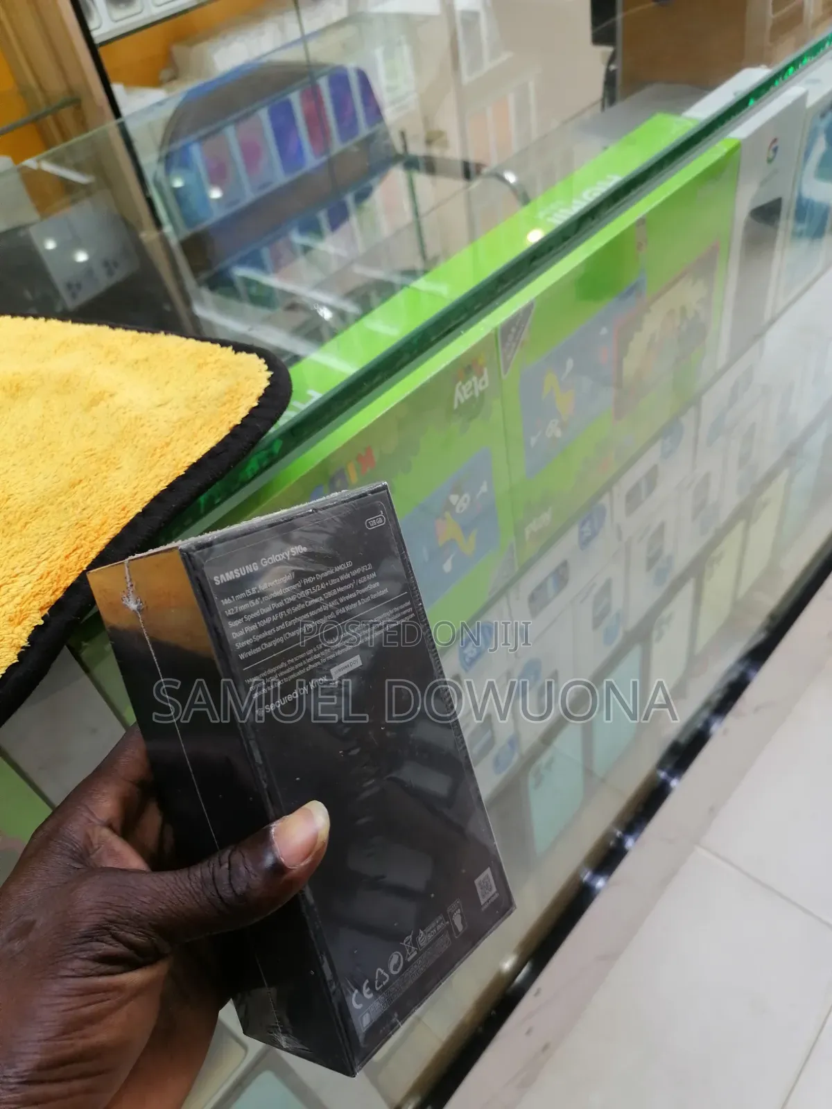 New Samsung Galaxy S10e 128 GB Black