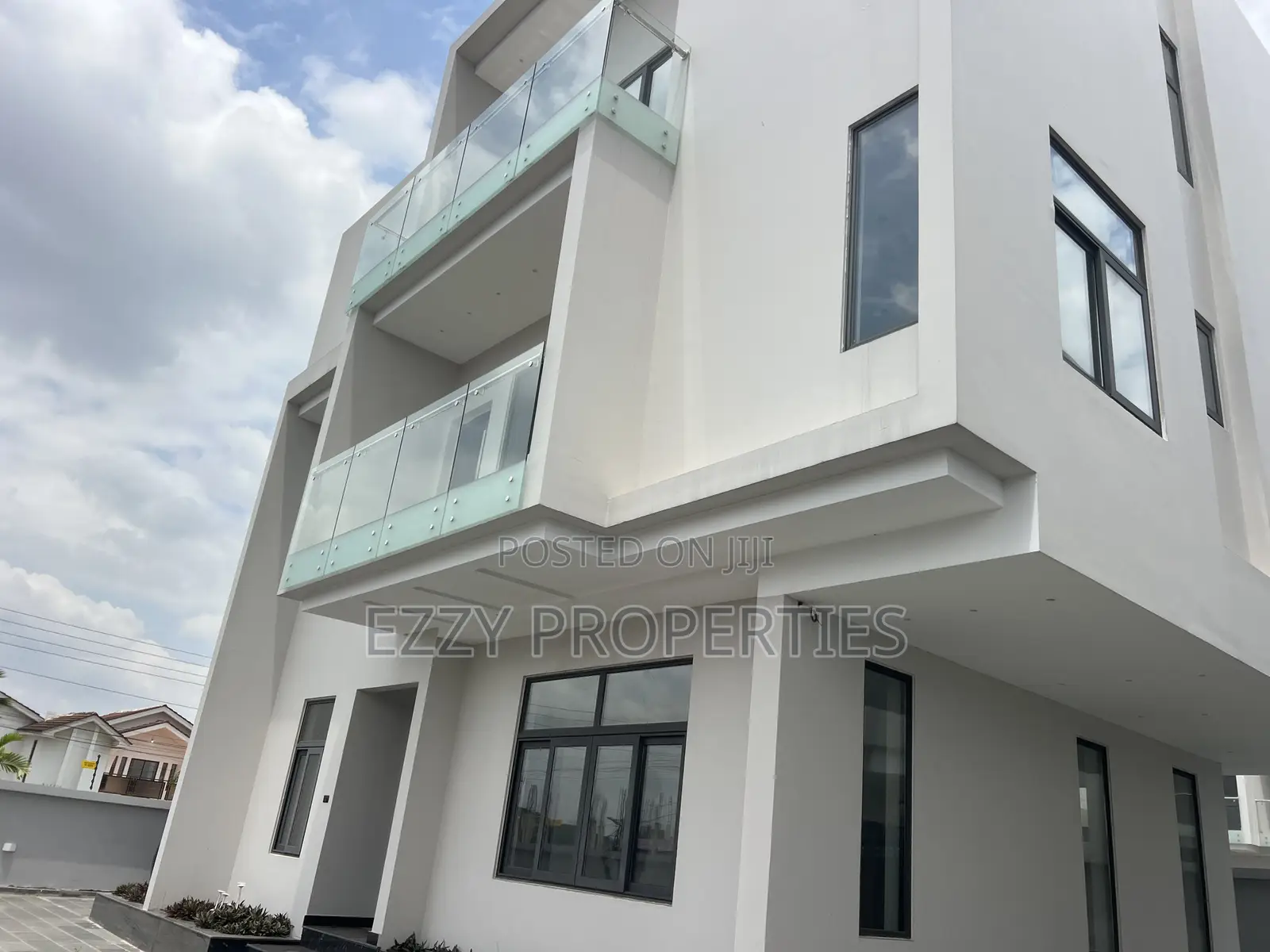 4bdrm Duplex in East Legon for rent