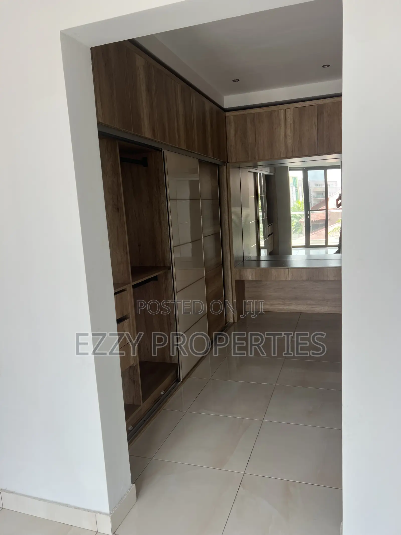 4bdrm Duplex in East Legon for rent