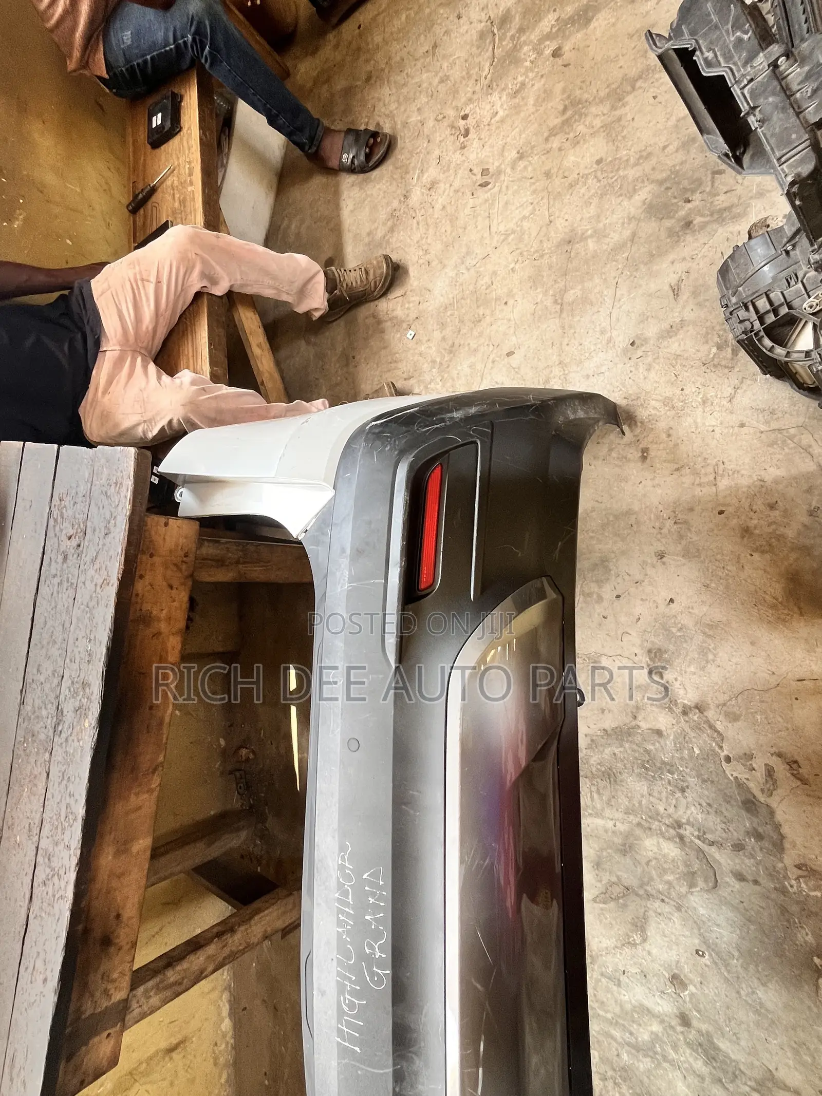 Toyota Highlander Grand 2024-2026 Rear Back Bumper Complete