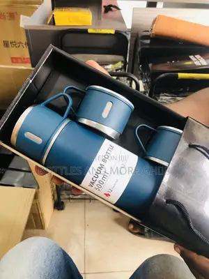Vacuum Flask Set - 500ml + 2 Cups