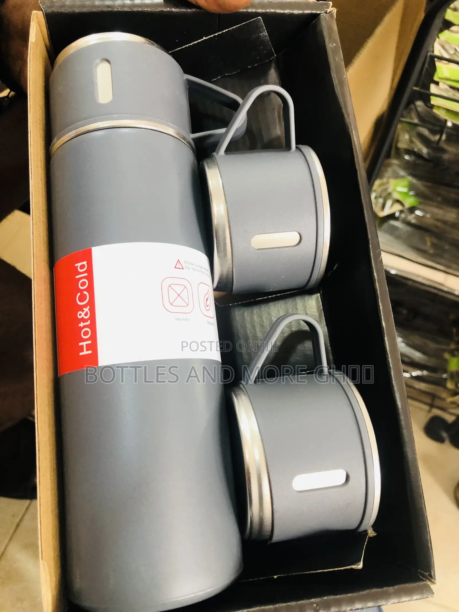Vacuum Flask Set - 500ml + 2 Cups
