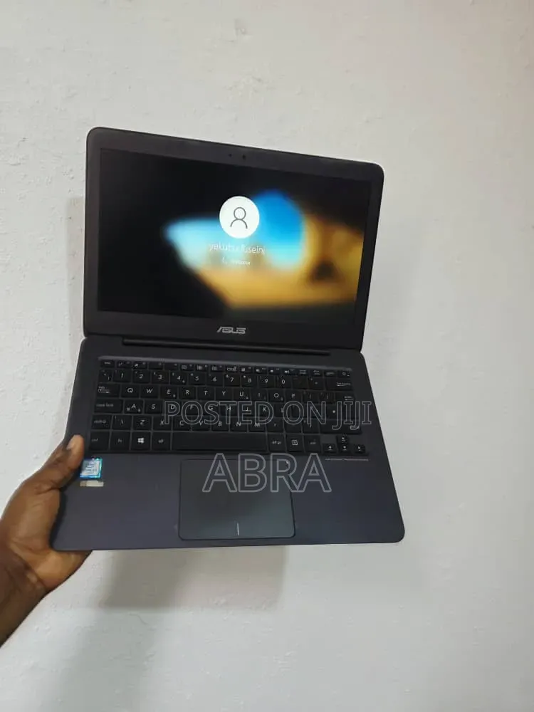 Laptop Asus UX305CA 8GB Intel Core M SSD 256GB