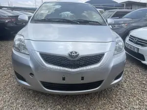 Toyota Belta 2012 Silver