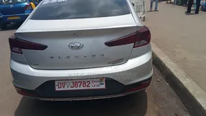 Hyundai Elantra 2019 Silver