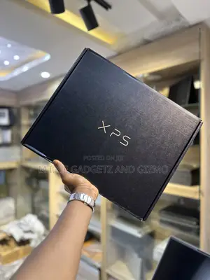 New Laptop Dell XPS 13 8GB Intel Core 5 SSD 512GB