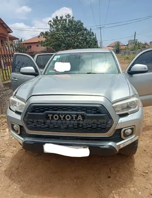 Toyota Tacoma SR5 2019 Gray