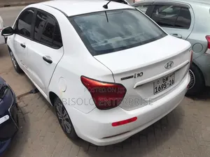 Hyundai Xcent 2015 White