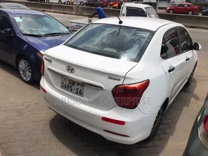 Hyundai Xcent 2015 White