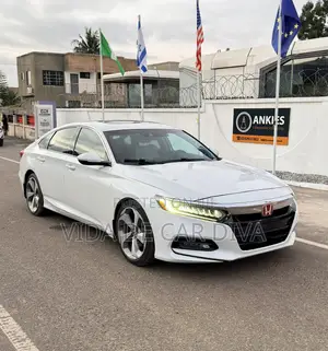 Honda Accord Touring 2.0T 2018 White