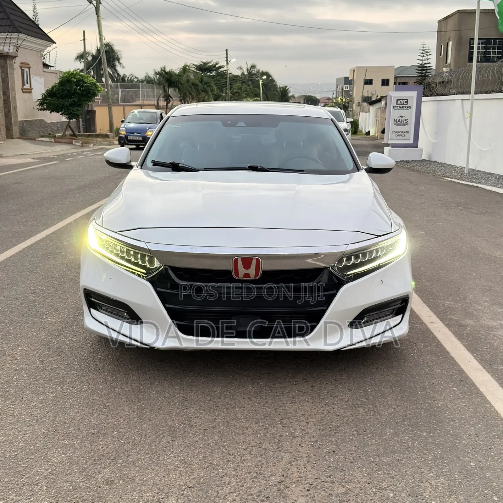 Honda Accord Touring 2.0T 2018 White