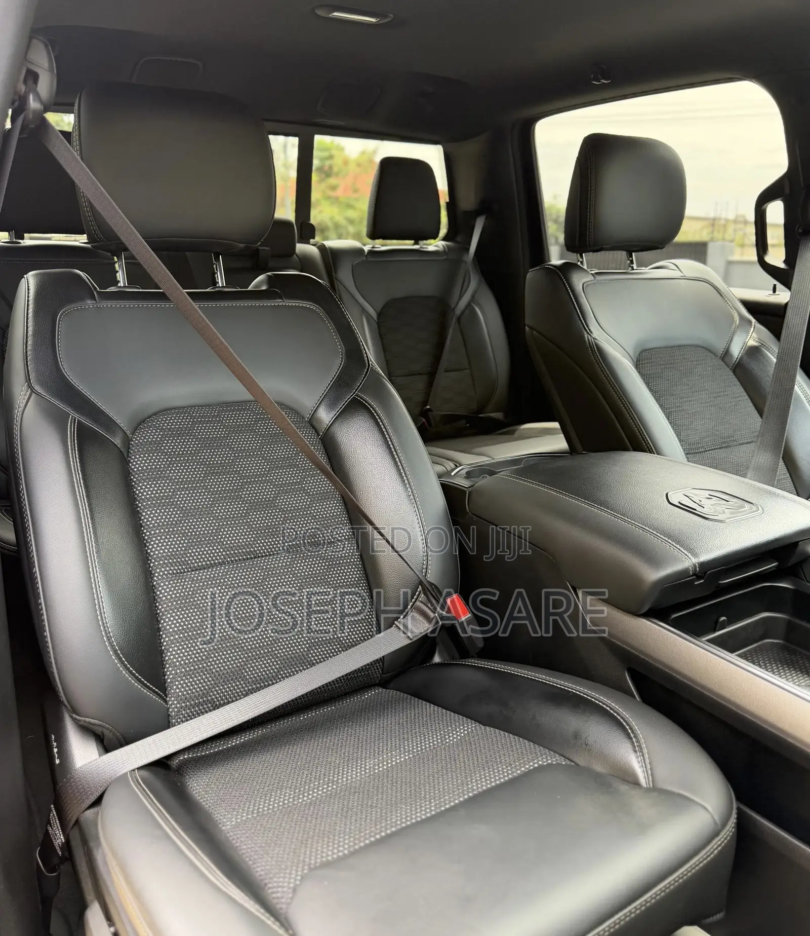 RAM 1500 2024 Gray