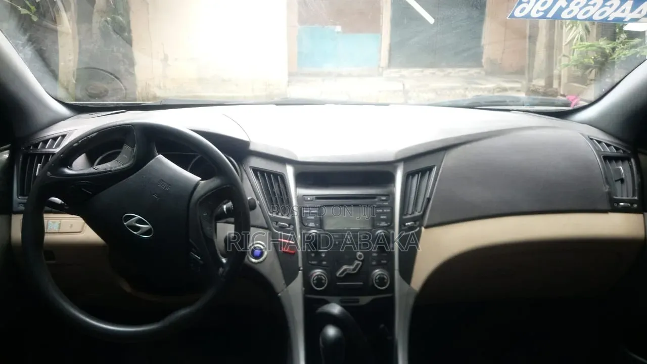 Hyundai Sonata SE 2.0T Sedan FWD (2.0L 4cyl 6A) 2012 Black