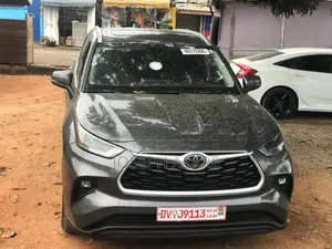 Toyota Highlander XLE 2025