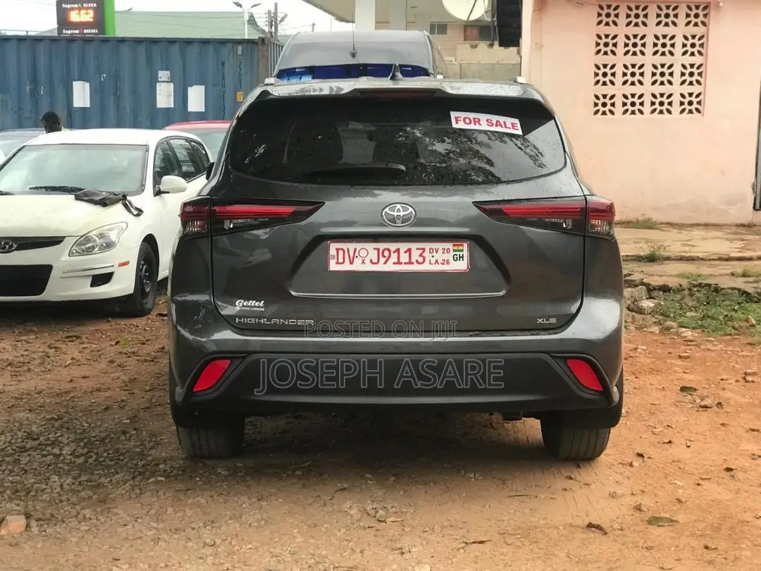 Toyota Highlander XLE 2025