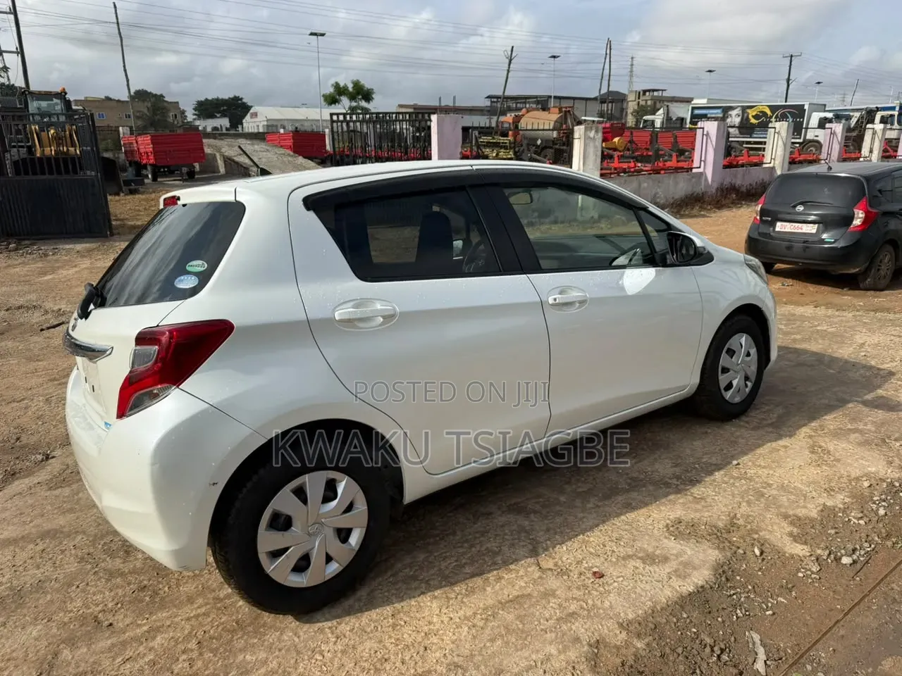 Toyota Vitz 1.3 FWD 5dr 2015 Pearl
