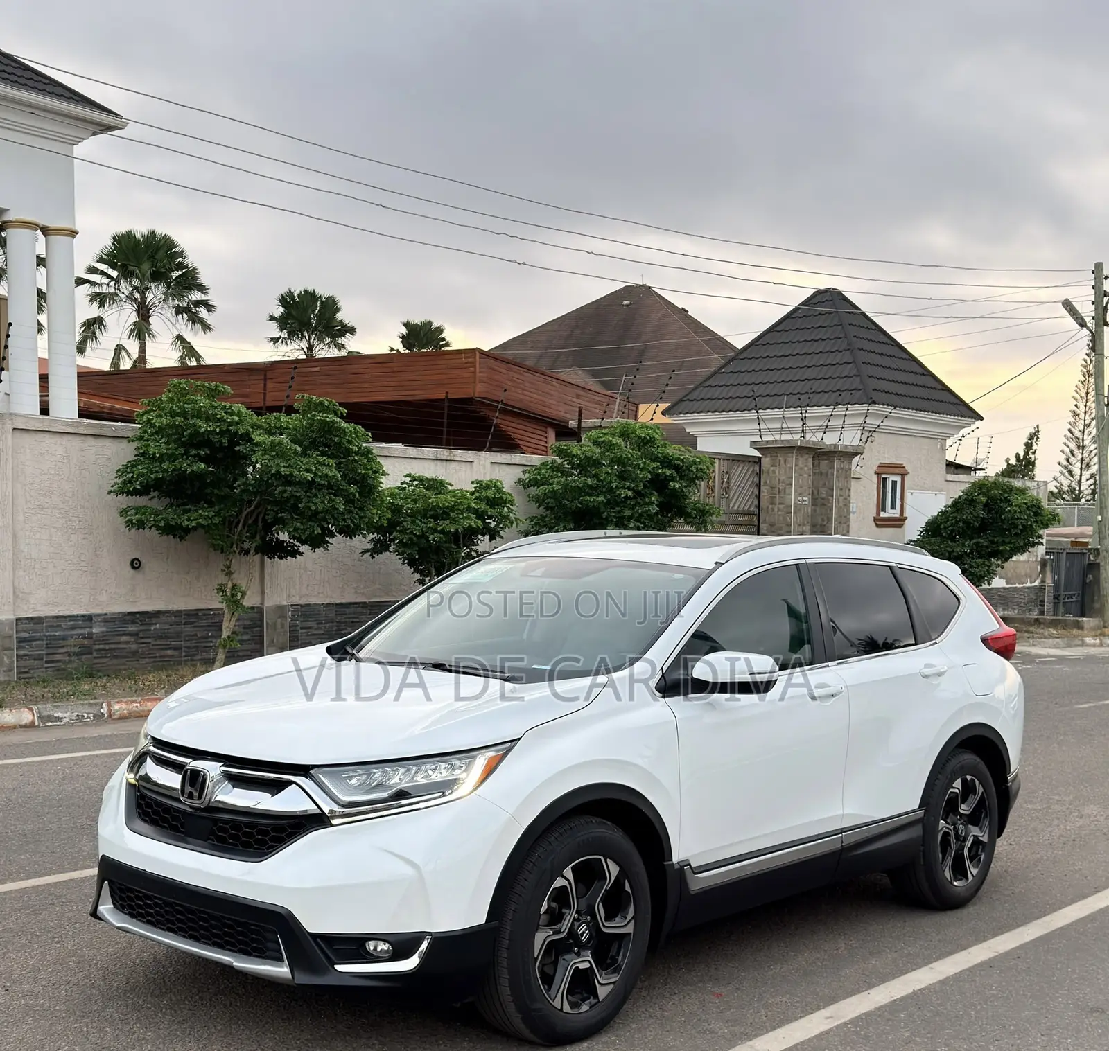 Honda CR-V Touring AWD 2018 White