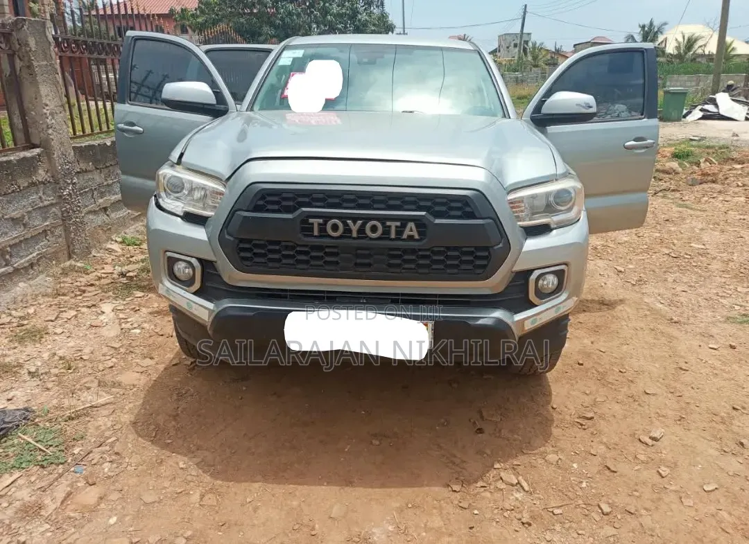 Toyota Tacoma SR5 2019 Gray